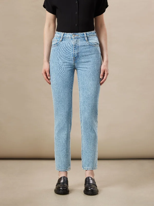 The Stevie Tapered Jean in Light Wash Comfortable Flare Leg Jeans