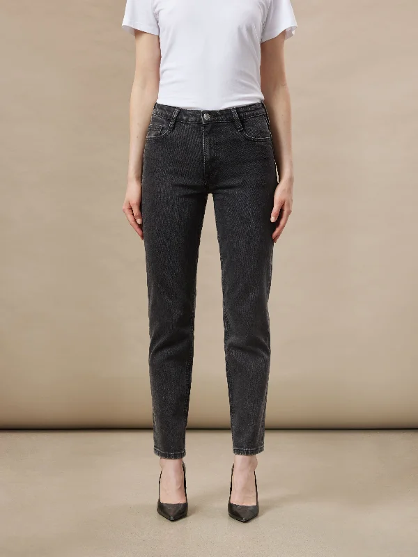 The Cyndi Straight Jean in Washed Black Casual Loose Fit Jeans